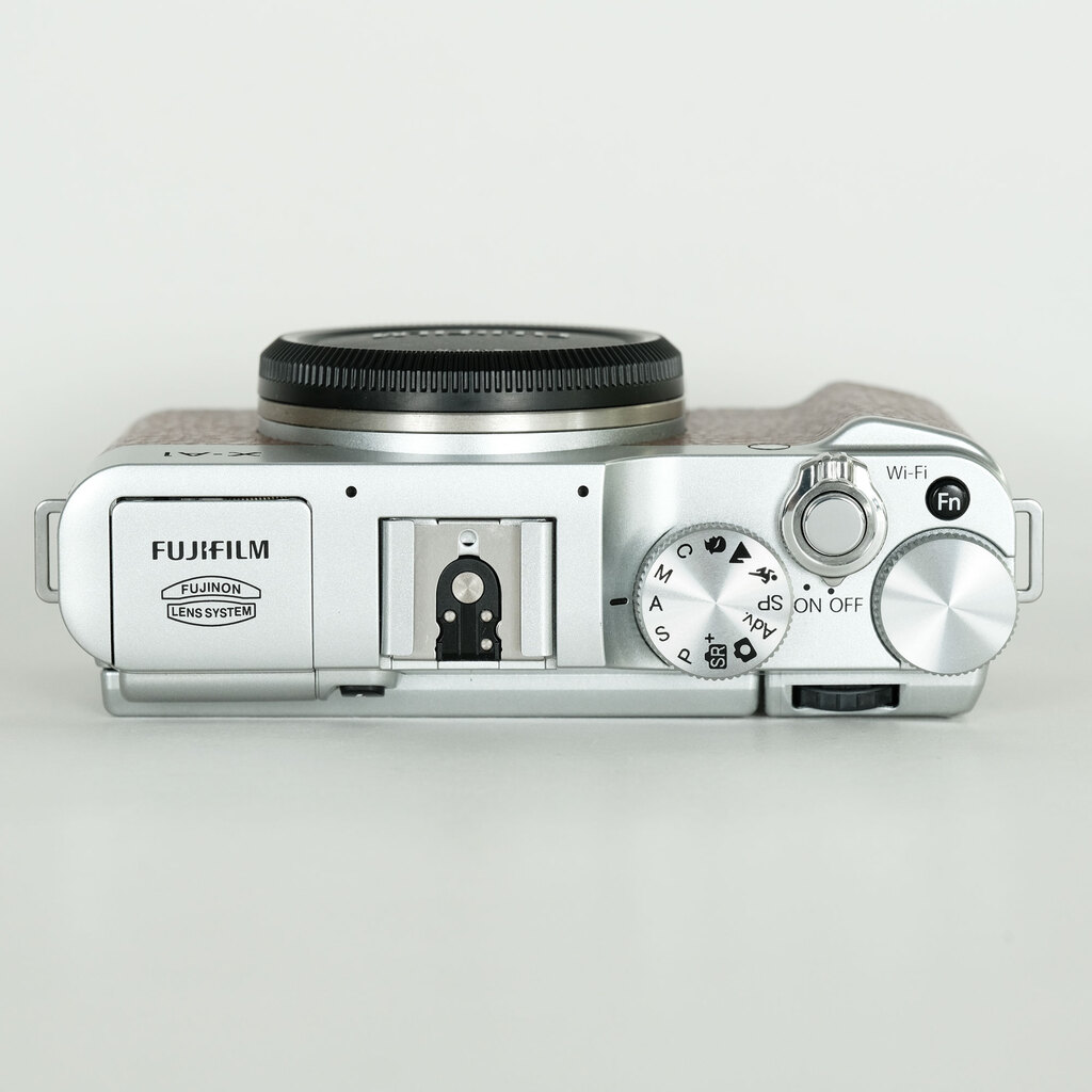 FUJIFILM X-A1 ボディ ブラウンの出品 | ONE SCENE（ワンシーン）