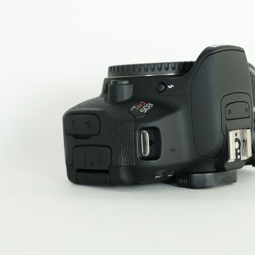 Canon EOS Kiss X7i Canon EOS Kiss X7i