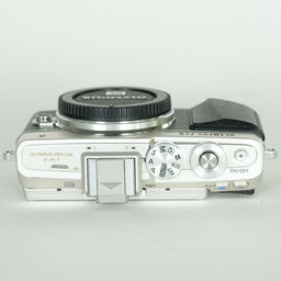 OLYMPUS PEN Lite E-PL7 ボディ シルバー OLYMPUS PEN Lite E-PL7 ボディ シルバー