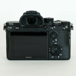 SONY α7 III(ILCE-7M3) SONY α7 III(ILCE-7M3)