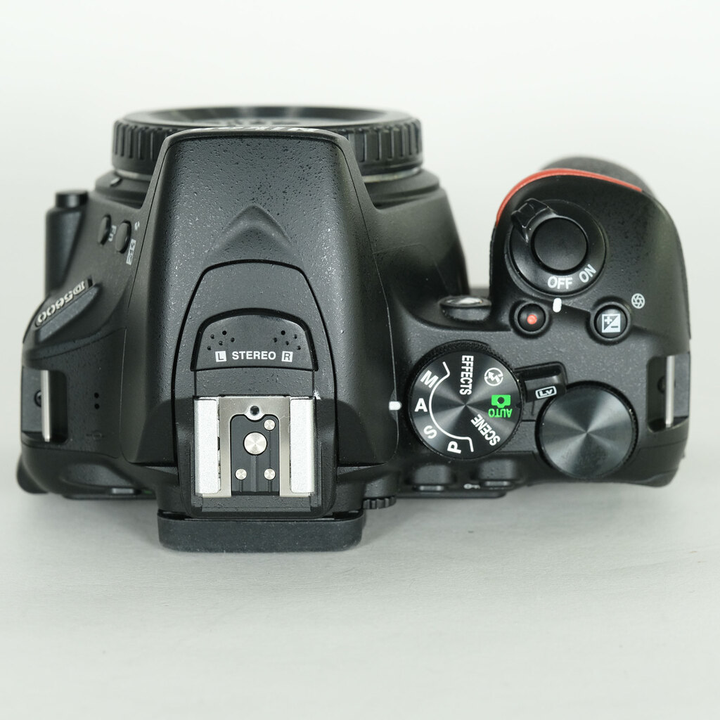 Nikon D5600