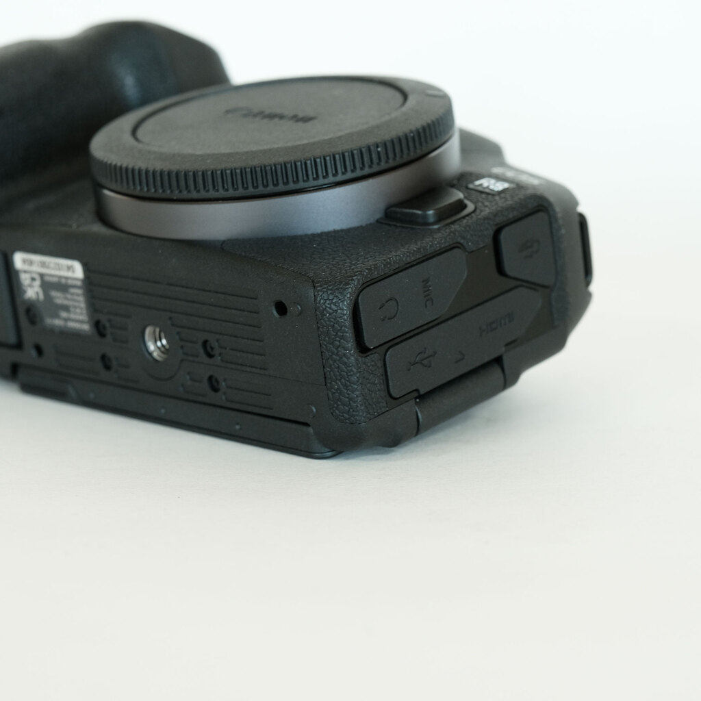 Canon EOS R8 Canon EOS R8