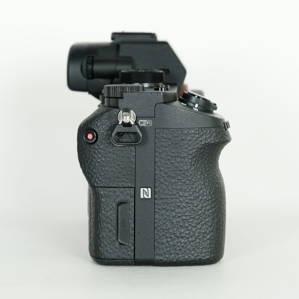 SONY α7 II (ILCE-7M2) 動作品 SONY α7 II（ILCE-7M2）の出品 | ONE SCENE（ワンシーン）