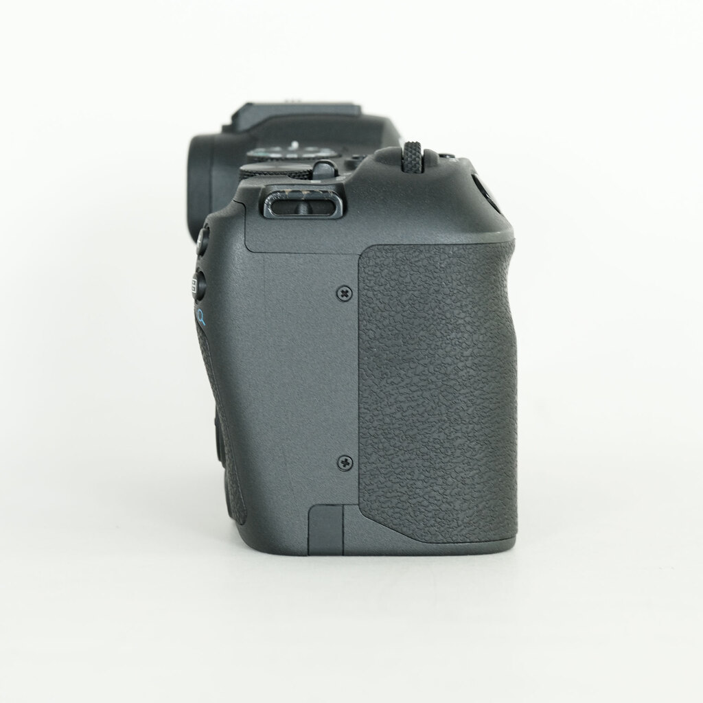 Canon EOS R8 Canon EOS R8