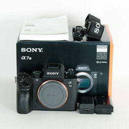 SONY α7 III(ILCE-7M3) SONY α7 III(ILCE-7M3)