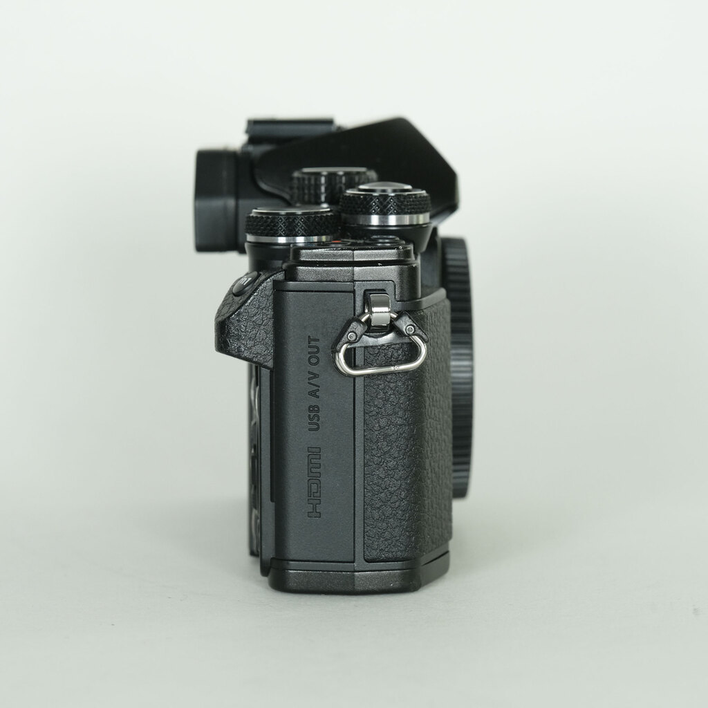 OLYMPUS OM-D E-M10 Mark II OLYMPUS OM-D E-M10 Mark II