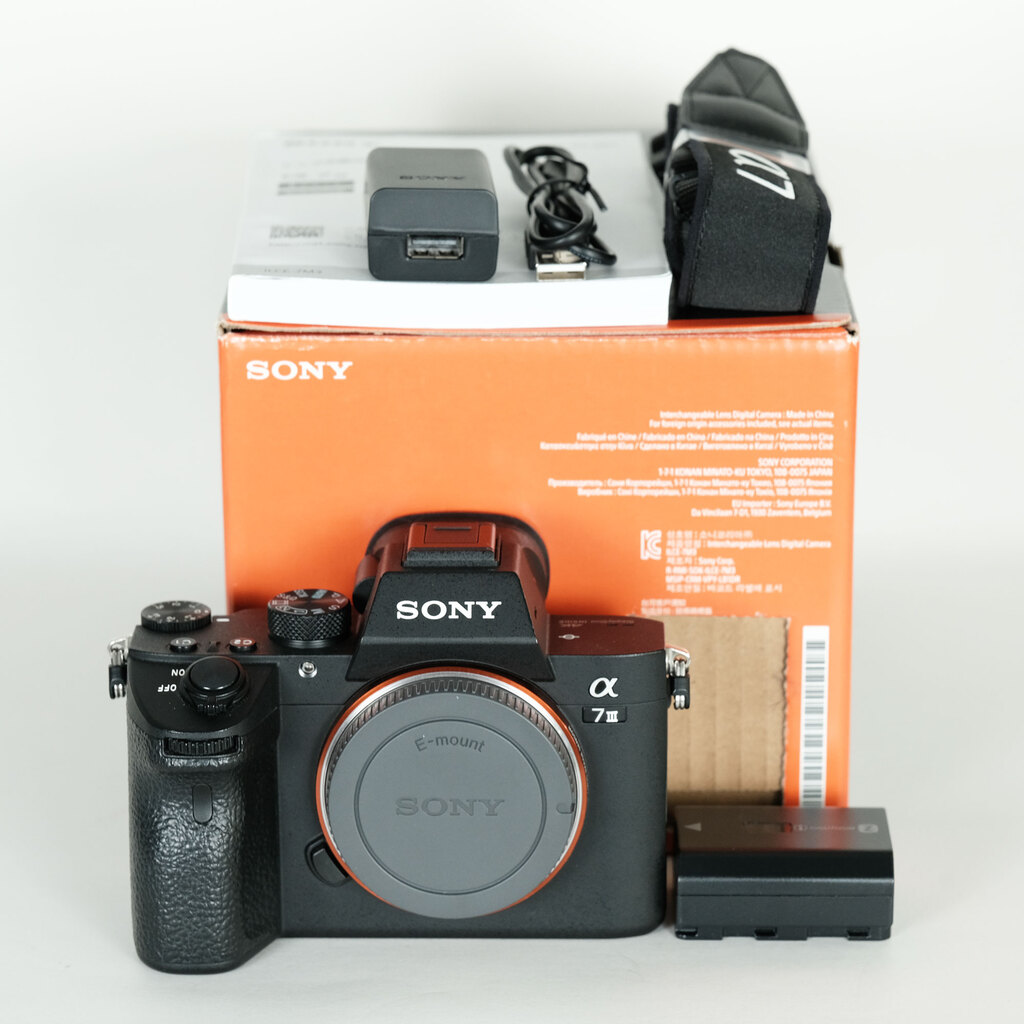 【ジャンク品】SONY α7 III（ILCE-7M3） 本体のみ SONY α7 III（ILCE-7M3）の出品 | ONE SCENE（ワンシーン）