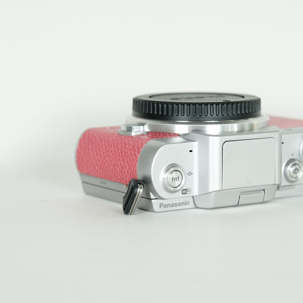 ★良品・元箱付★ PANASONIC LUMIX DMC-GF7 ボディ Panasonic LUMIX DMC-GF7 ボディ ピンクの出品 | ONE SCENE