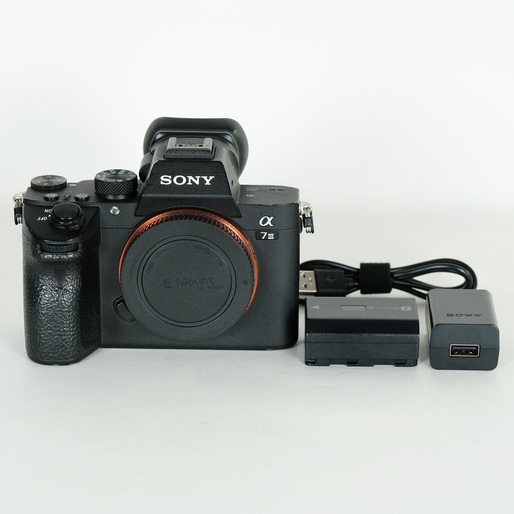 SONY α7 III（ILCE-7M3）の出品 | ONE SCENE（ワンシーン）