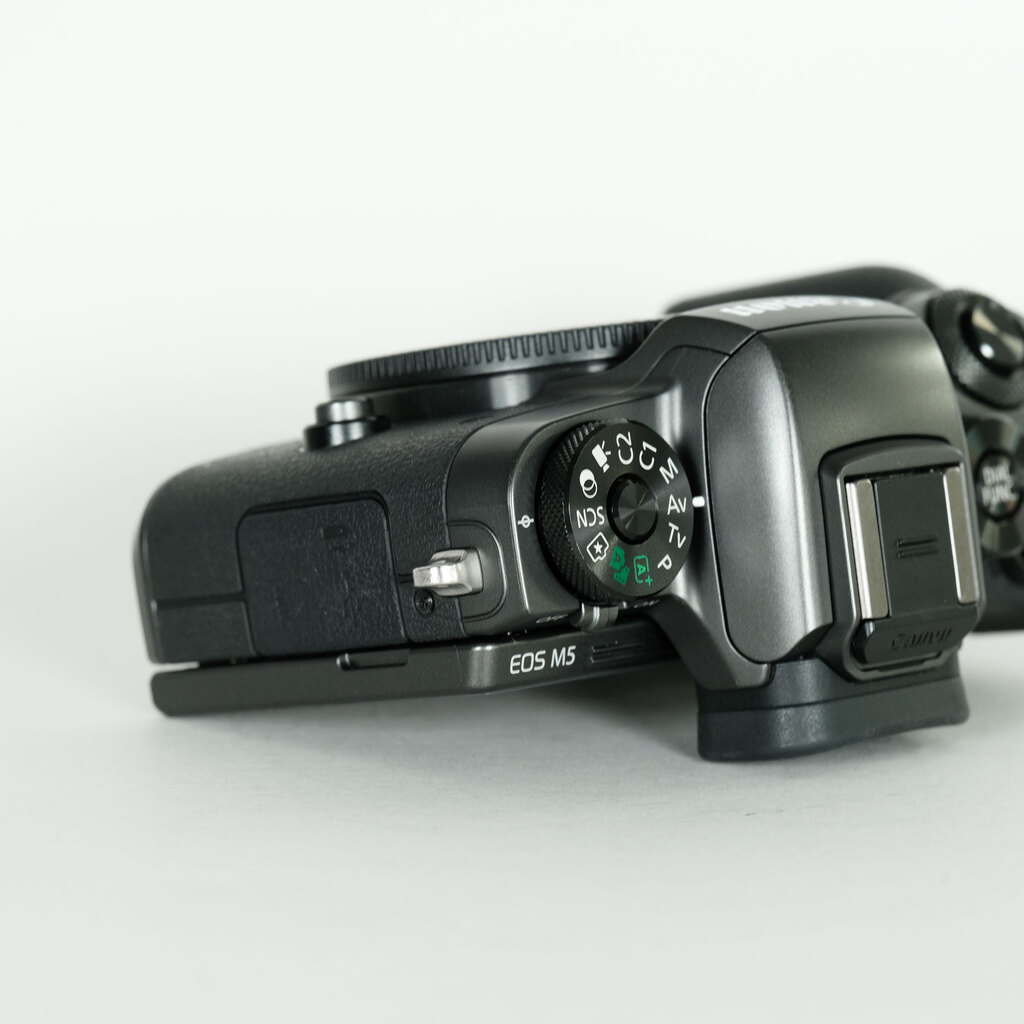 Canon - ■ほぼ新品■EOS M5 ボディー EOSM5-BODY Amazon.co.jp: Canon ミラーレス一眼カメラ EOS M5 ボディー