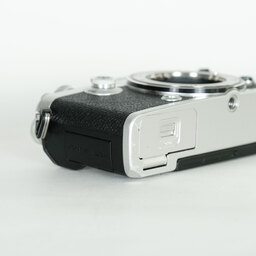 OLYMPUS PEN-F