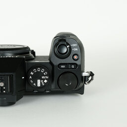 FUJIFILM X-S20
