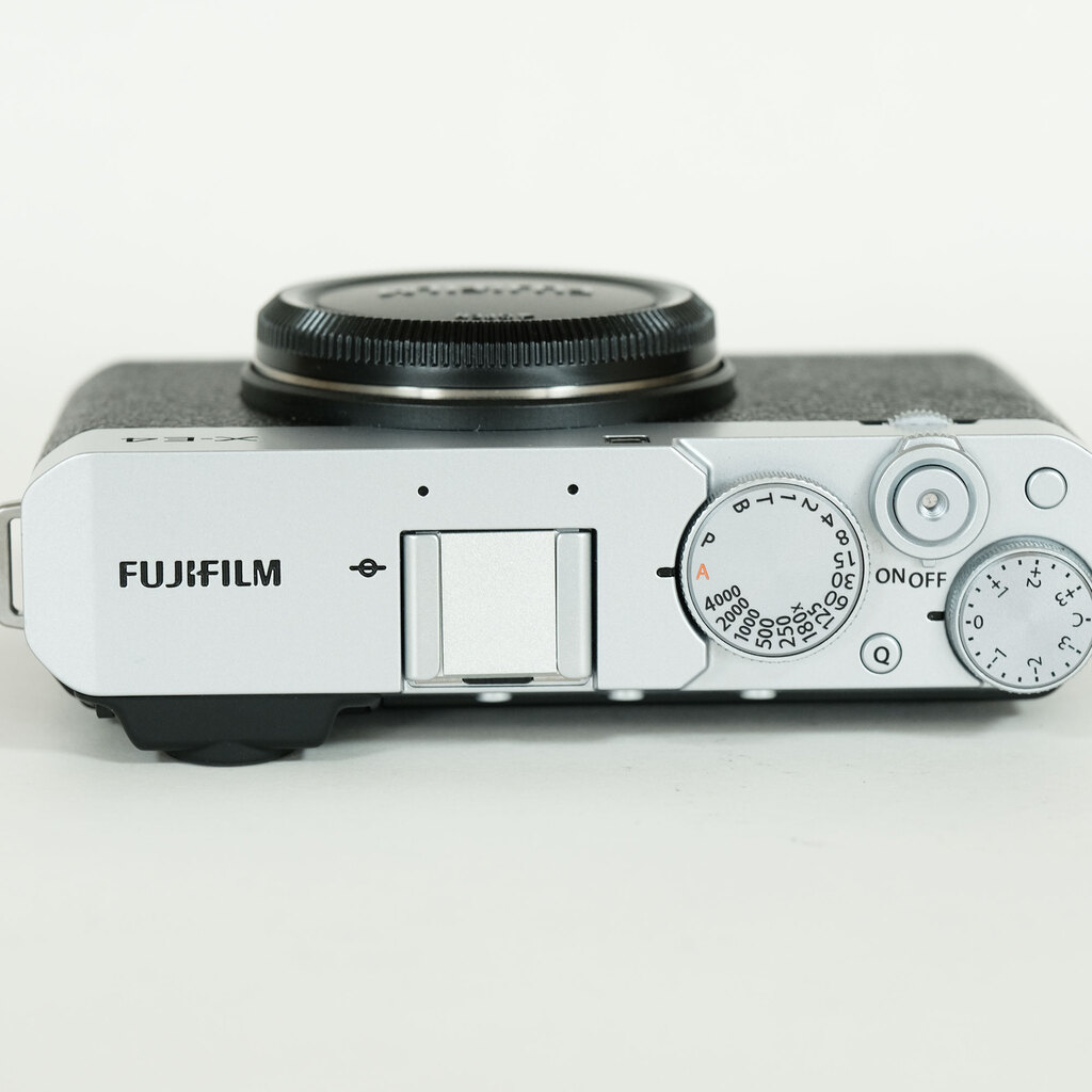 FUJIFILM XE4シルバー 【元箱付き】 FUJIFILM X-E4の出品 | ONE SCENE（ワンシーン）
