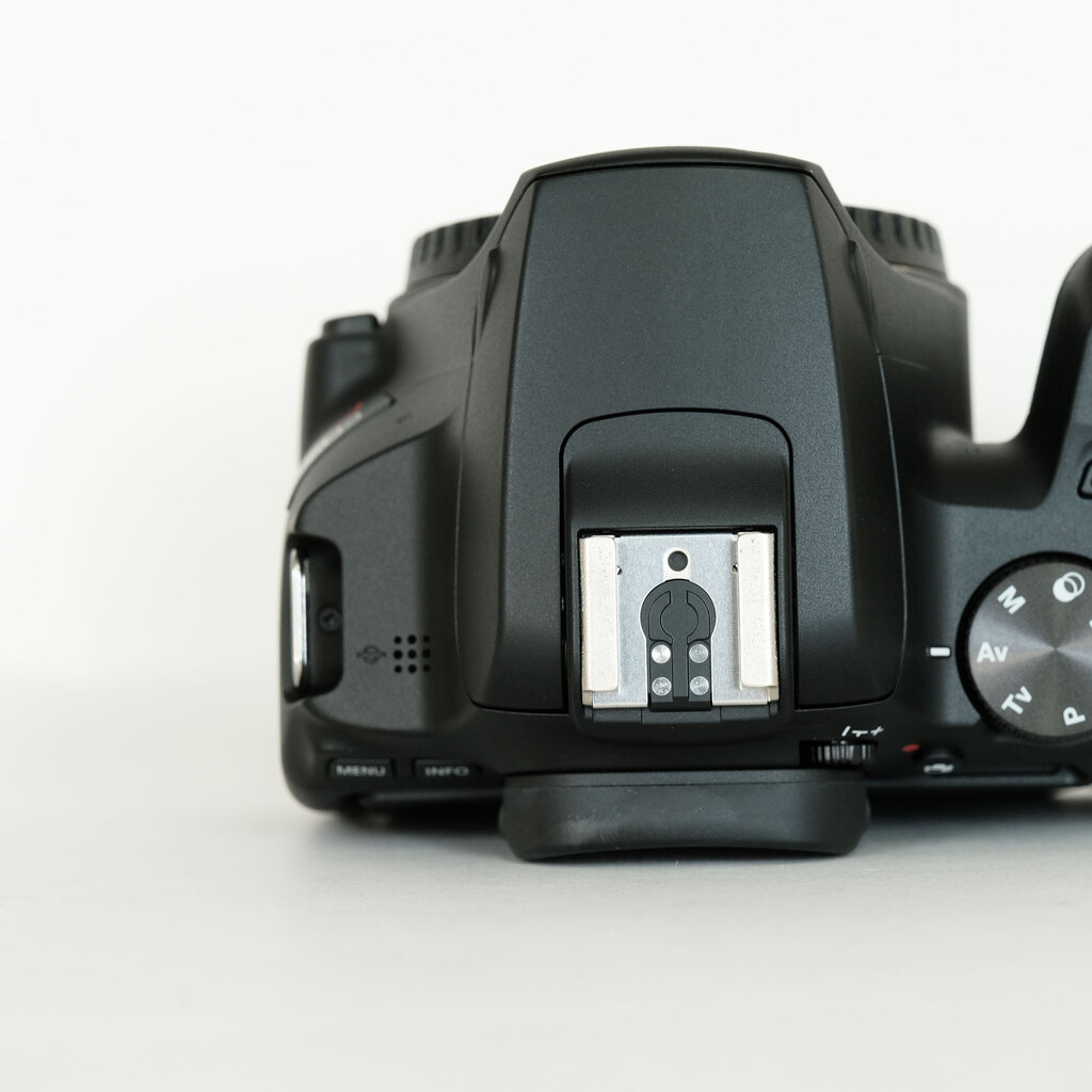 Canon EOS Kiss X10 Canon EOS Kiss X10