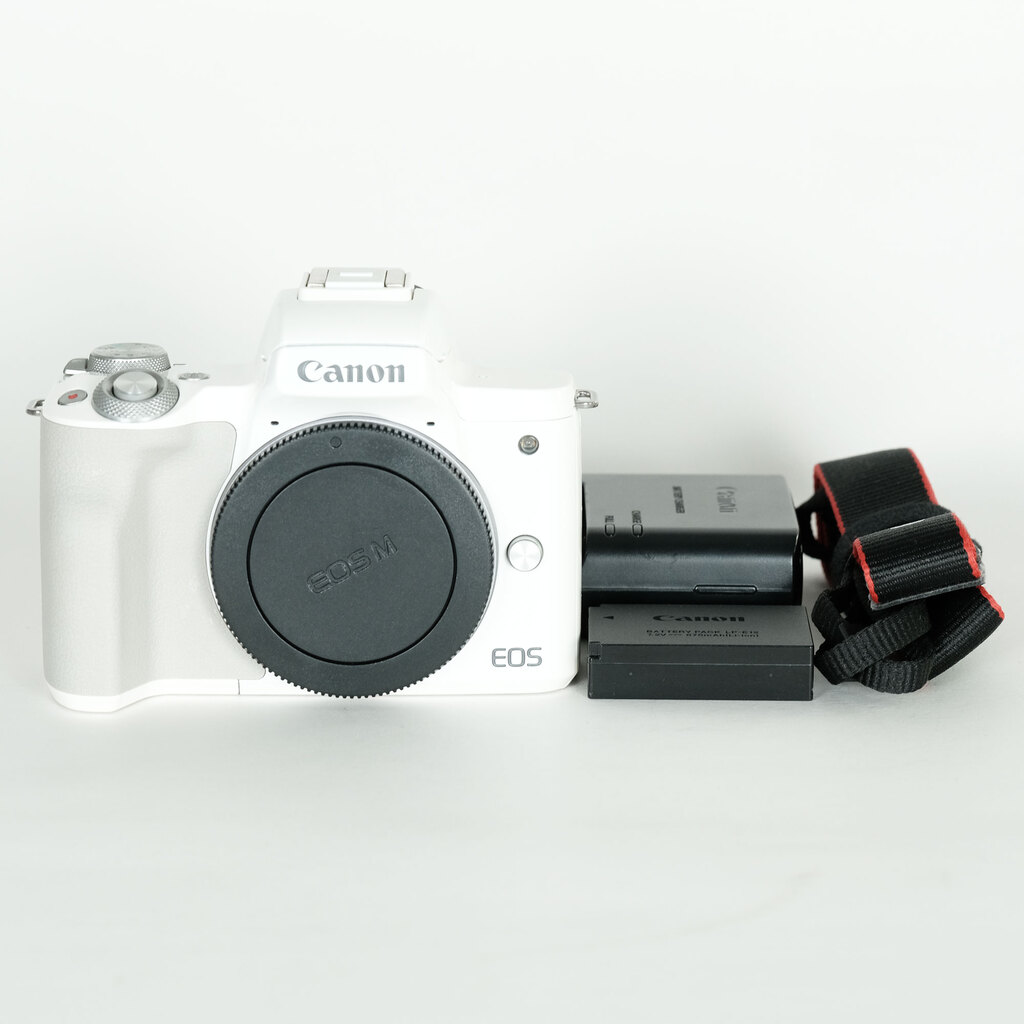 Canon EOS Kiss M Canon EOS Kiss M