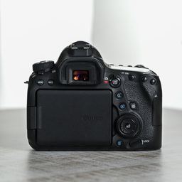 Canon EOS 6D Mark II Canon EOS 6D Mark II