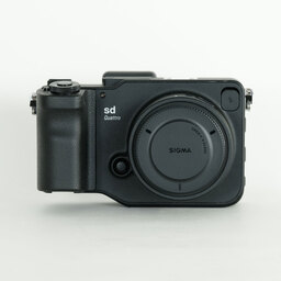 SIGMA sd Quattro & Art 30mm F1.4 DC HSM レンズキット SIGMA sd Quattro & Art 30mm F1.4 DC HSM レンズキット