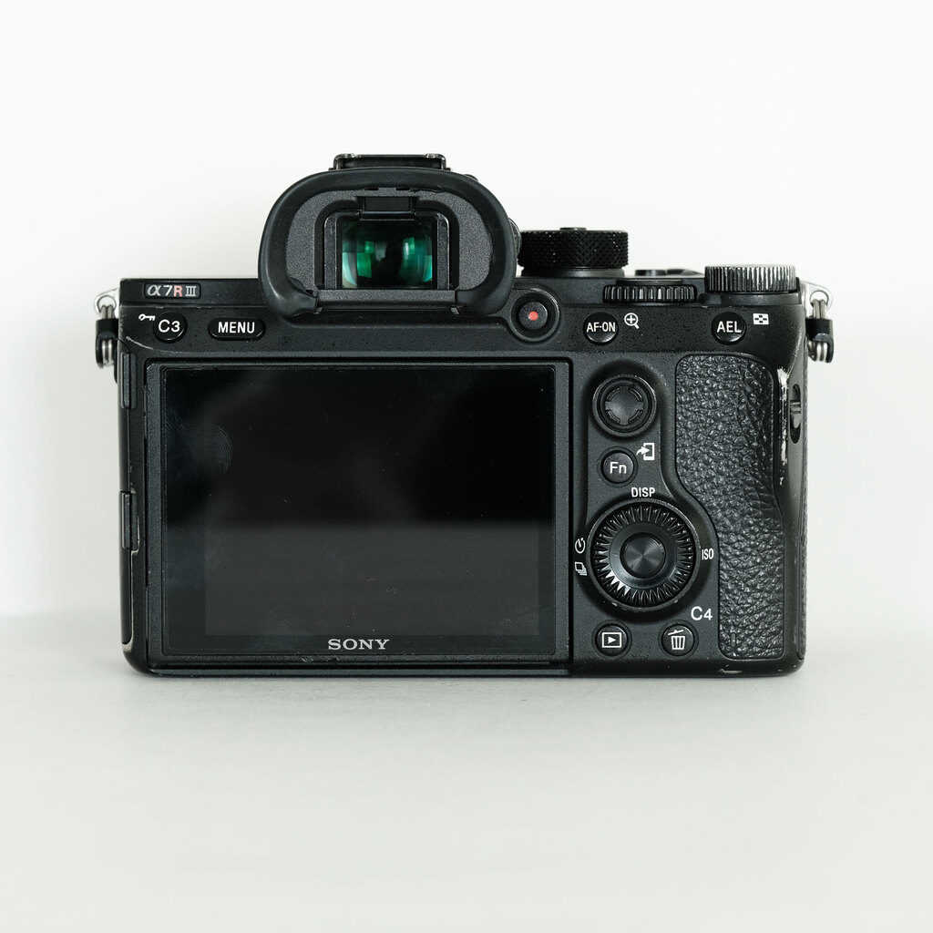 SONY α7R III(ILCE-7RM3) SONY α7R III(ILCE-7RM3)
