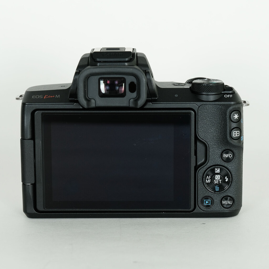 Canon EOS Kiss M Canon EOS Kiss M