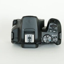 Canon EOS Kiss X10 Canon EOS Kiss X10