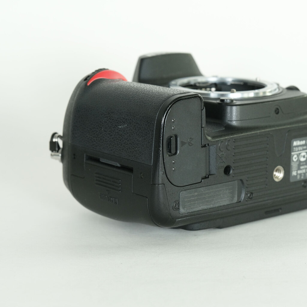 Nikon D7000の出品 | ONE SCENE（ワンシーン）