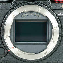 Panasonic LUMIX DC-S5 Panasonic LUMIX DC-S5