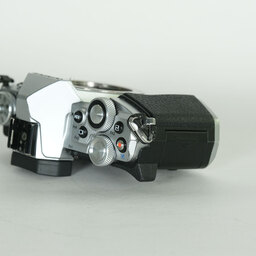 OLYMPUS OM-D E-M5 Mark II OLYMPUS OM-D E-M5 Mark II