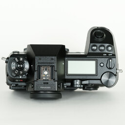 Panasonic LUMIX DC-S1R Panasonic LUMIX DC-S1R