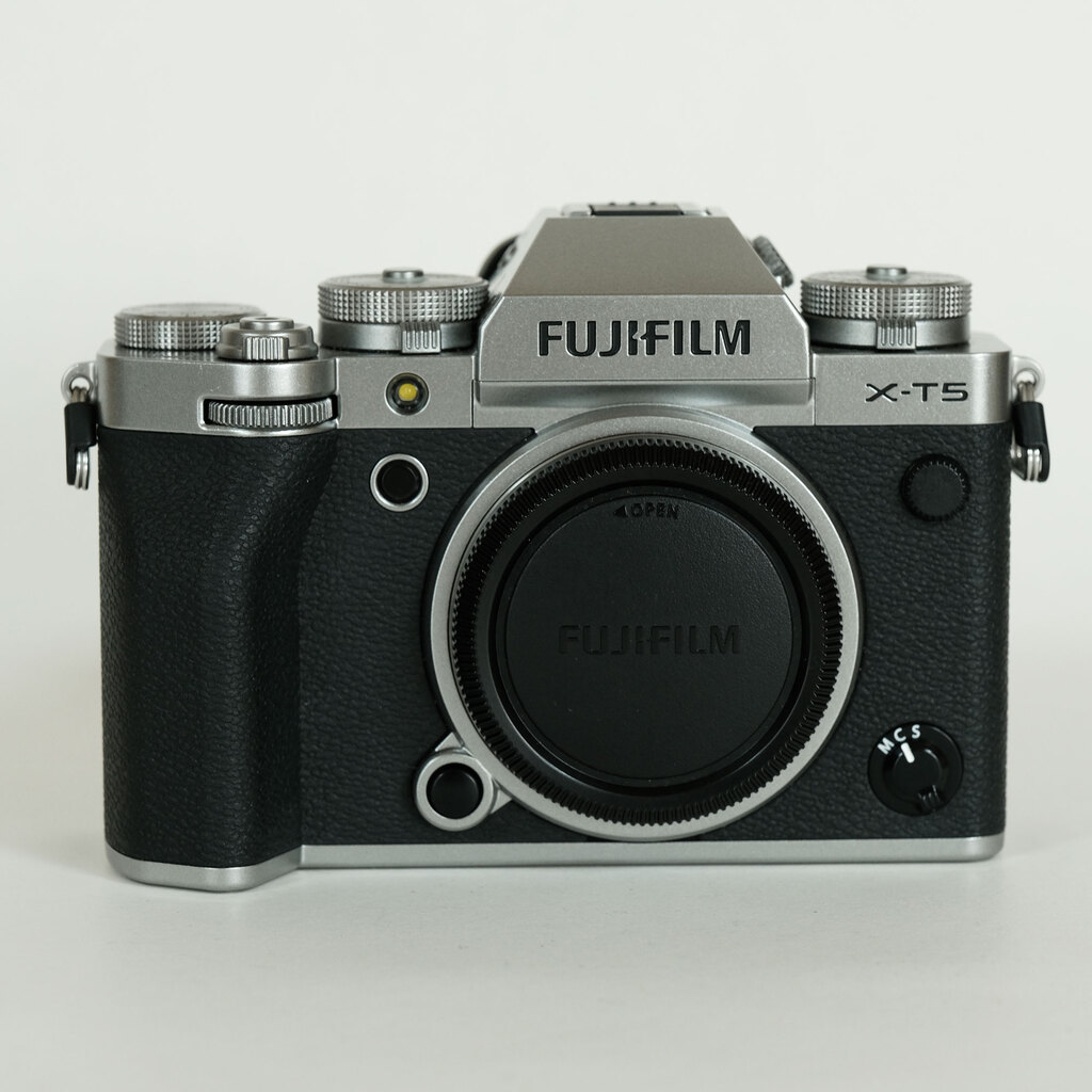 FUJIFILM X-T5 FUJIFILM X-T5