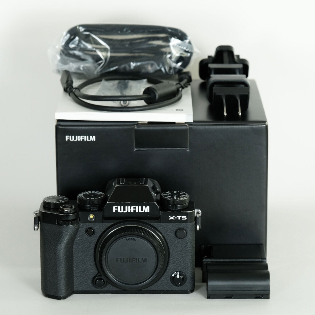 FUJIFILM X-T5 FUJIFILM X-T5