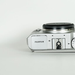 FUJIFILM X-A3 ボディ  シルバー FUJIFILM X-A3 ボディ  シルバー
