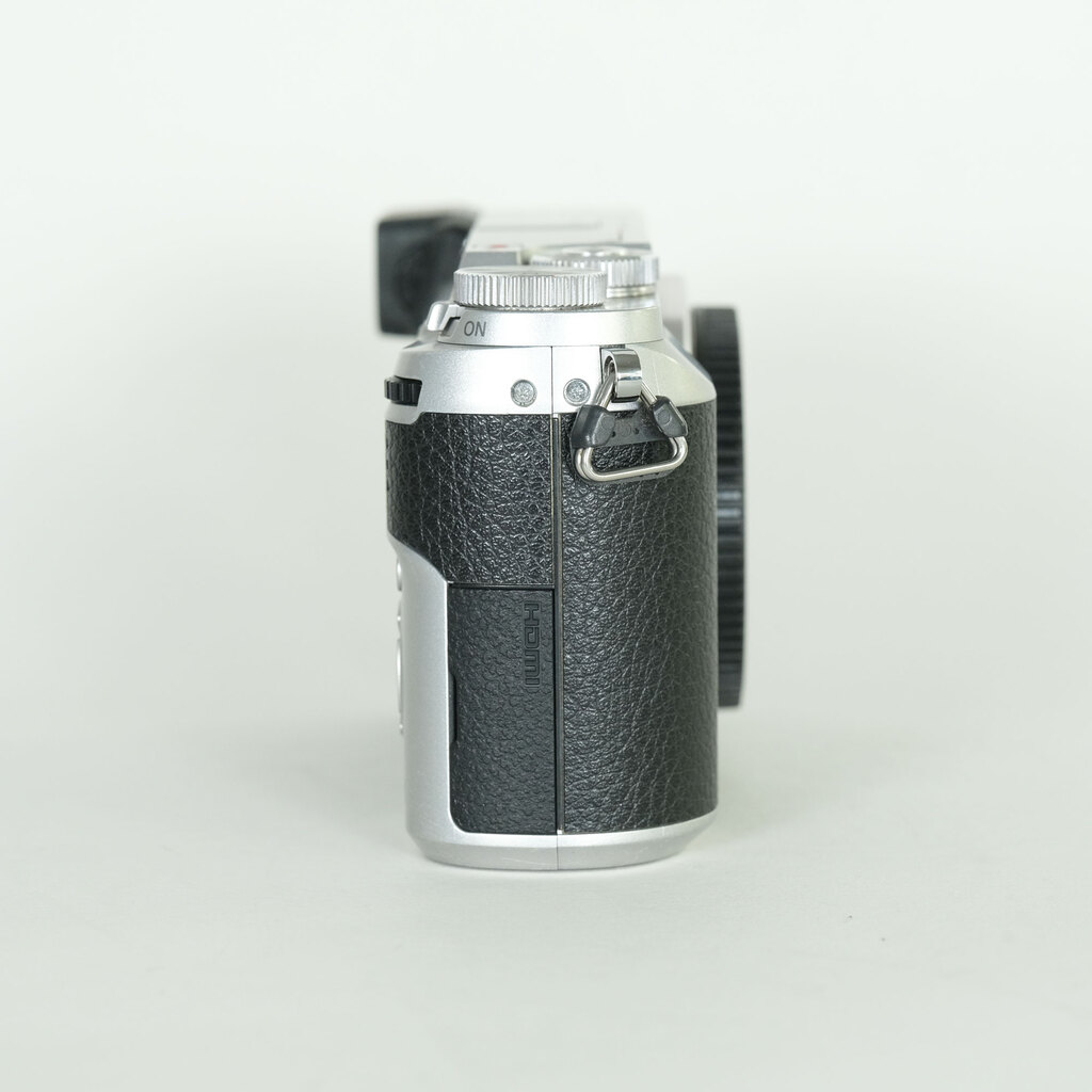 Panasonic LUMIX DMC-GX7MK2 ボディ シルバー Panasonic LUMIX DMC-GX7MK2 ボディ シルバー