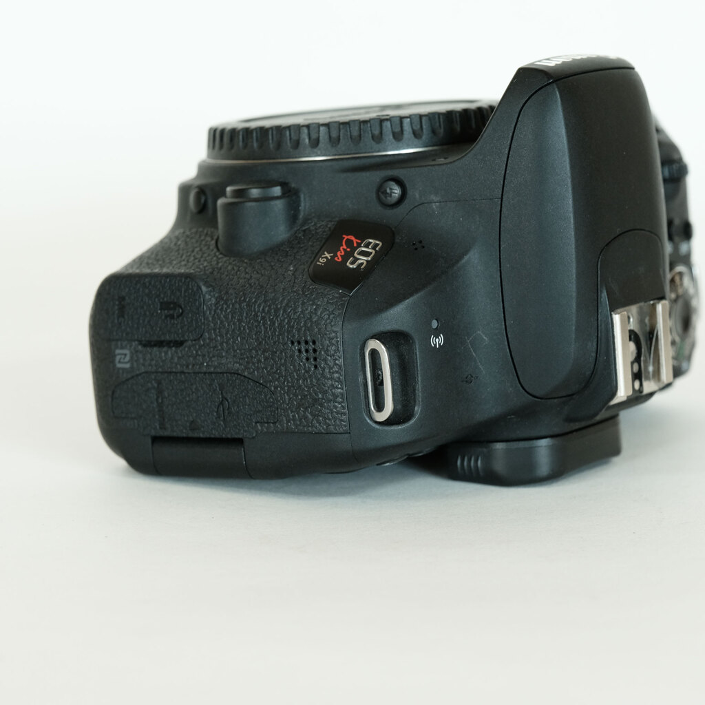 Canon EOS Kiss X9i Canon EOS Kiss X9i
