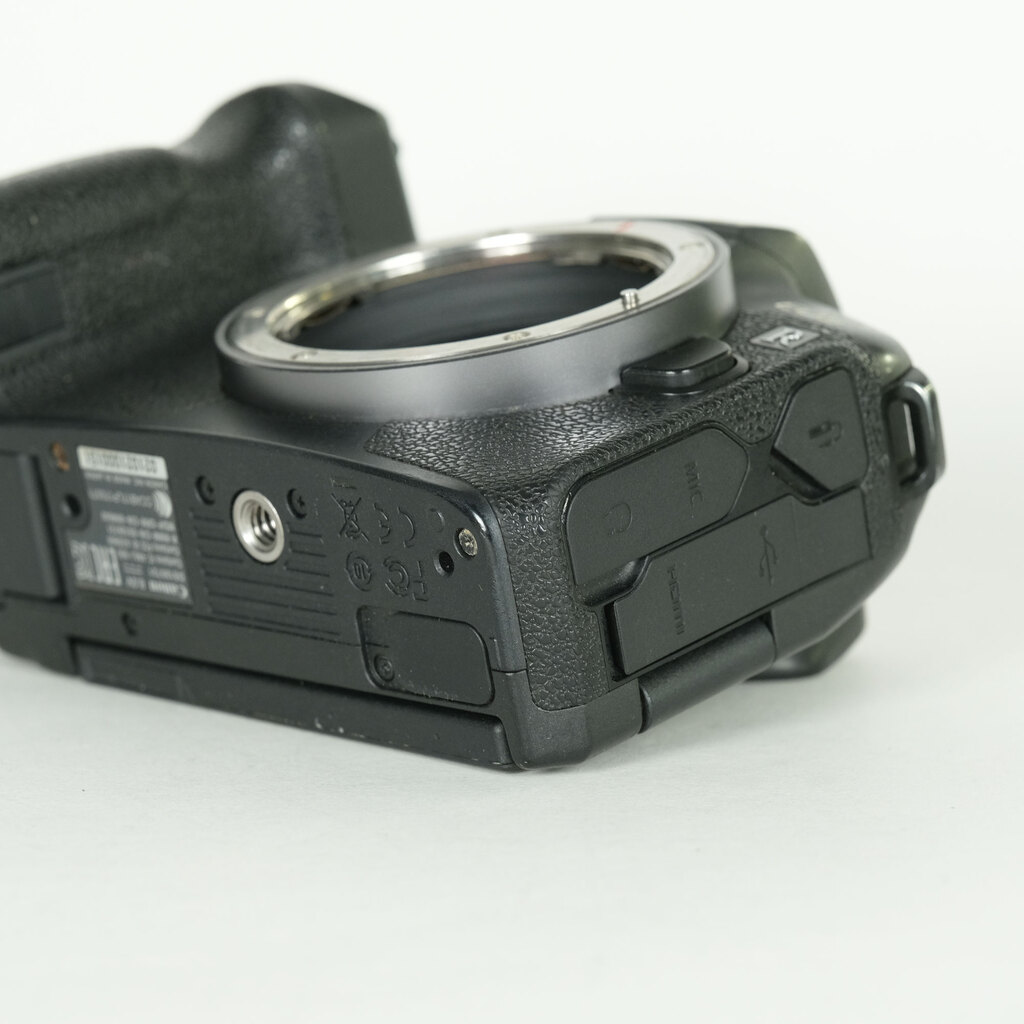 Canon EOS R Canon EOS R