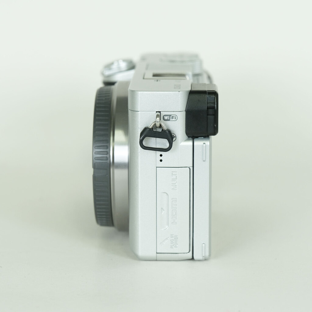 SONY α6400(ILCE-6400) SONY α6400(ILCE-6400)