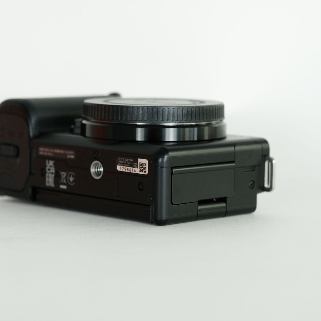 SONY VLOGCAM ZV-E10 SONY VLOGCAM ZV-E10