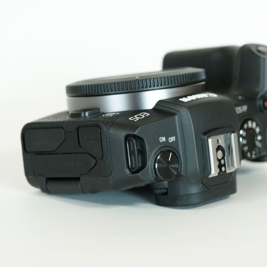 Canon EOS RP Canon EOS RP