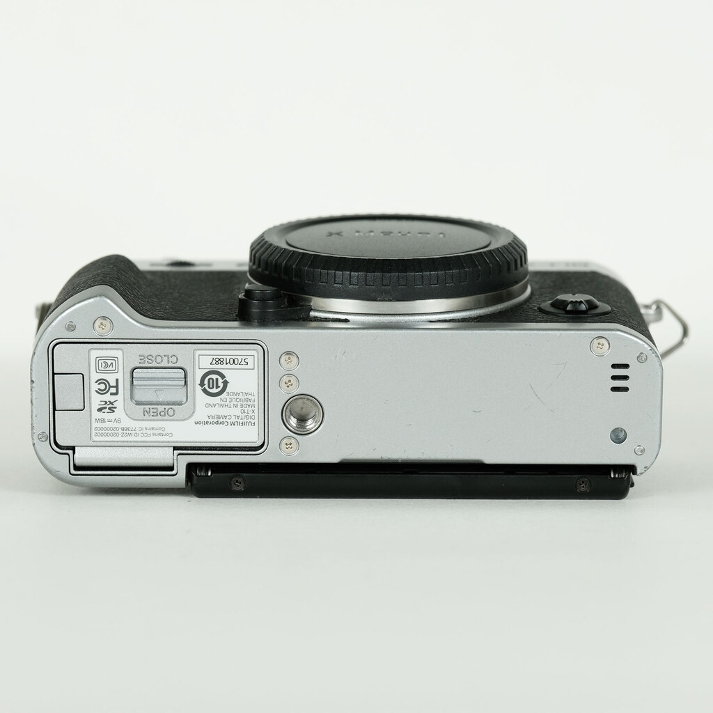 FUJIFILM X-T10 ボディ シルバー