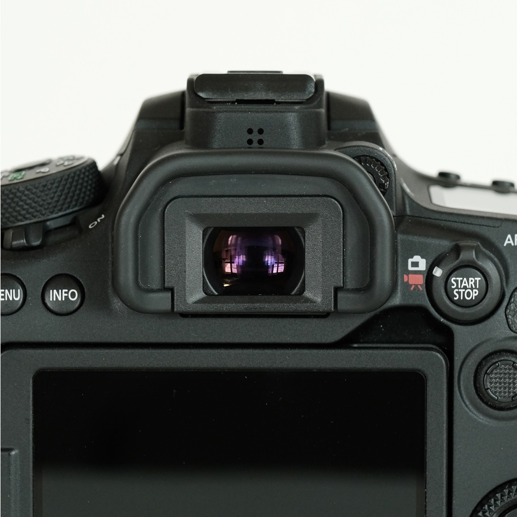 ショット数1000回以下！■ほぼ新品■ CANONEOS 90D Canon EOS 90Dの出品 | ONE SCENE（ワンシーン）