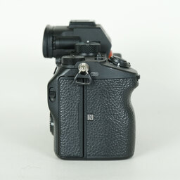 SONY α7 III(ILCE-7M3) SONY α7 III(ILCE-7M3)