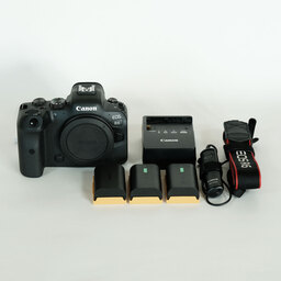Canon EOS R6 Canon EOS R6