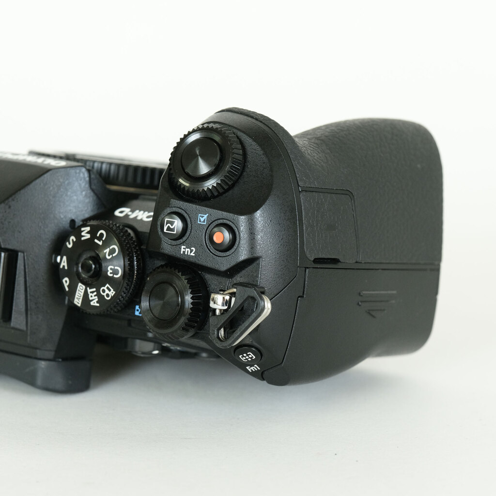 OLYMPUS OM-D E-M1 Mark II OLYMPUS OM-D E-M1 Mark II