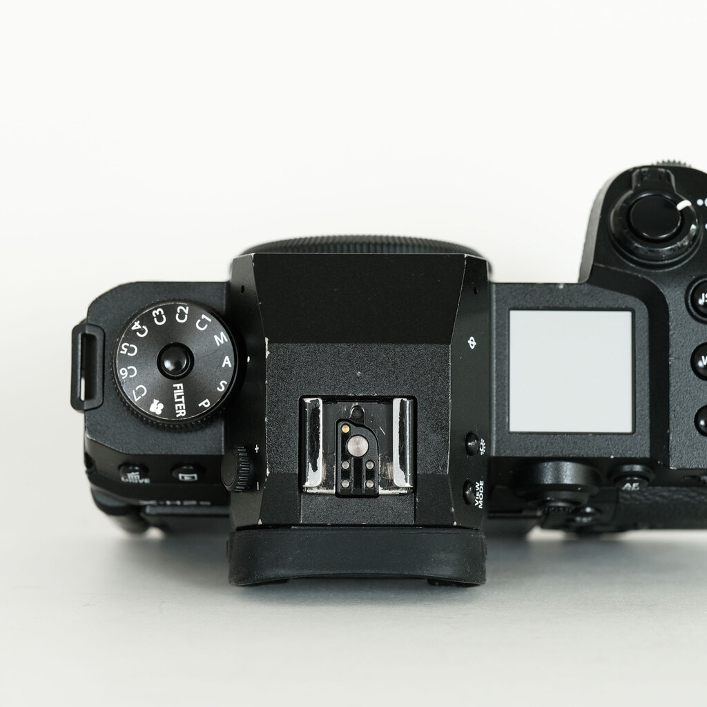FUJIFILM X-H2S ボディ、シャッター数 1,973枚 他おまけ FUJIFILM X-H2Sの出品 | ONE SCENE（ワンシーン）