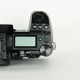 Panasonic LUMIX DC-S1 Panasonic LUMIX DC-S1