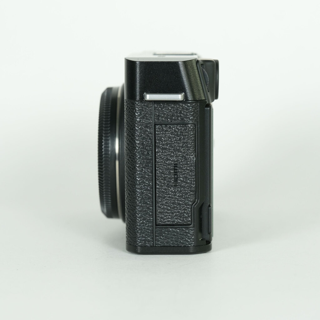 FUJIFILM X-E4 FUJIFILM X-E4