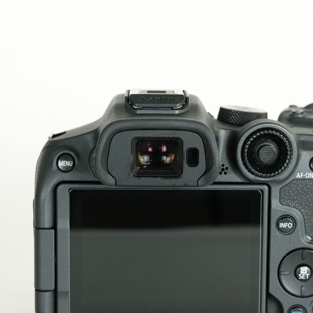 Canon EOS R7 Canon EOS R7