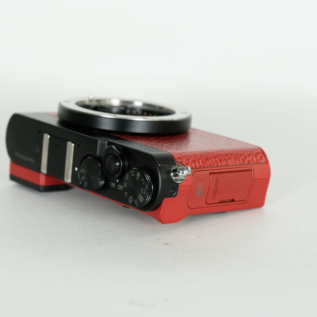 Panasonic LUMIX DMC-GM5ボディ レッド Panasonic LUMIX DMC-GM5ボディ レッド