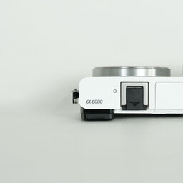 SONY α6000(ILCE-6000) SONY α6000(ILCE-6000)