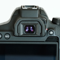 Canon EOS Kiss X10i