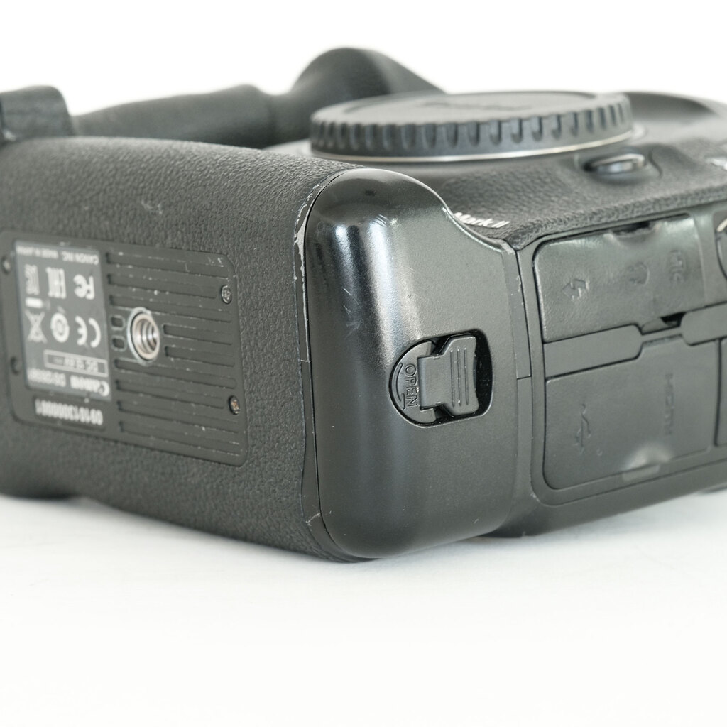 Canon EOS-1D X Mark II Canon EOS-1D X Mark II